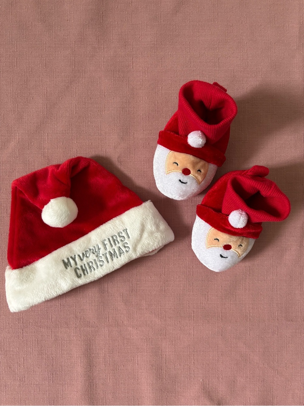 🌸🚙 Baby Red Santa Hat and Booties Set — My Very First Christmas